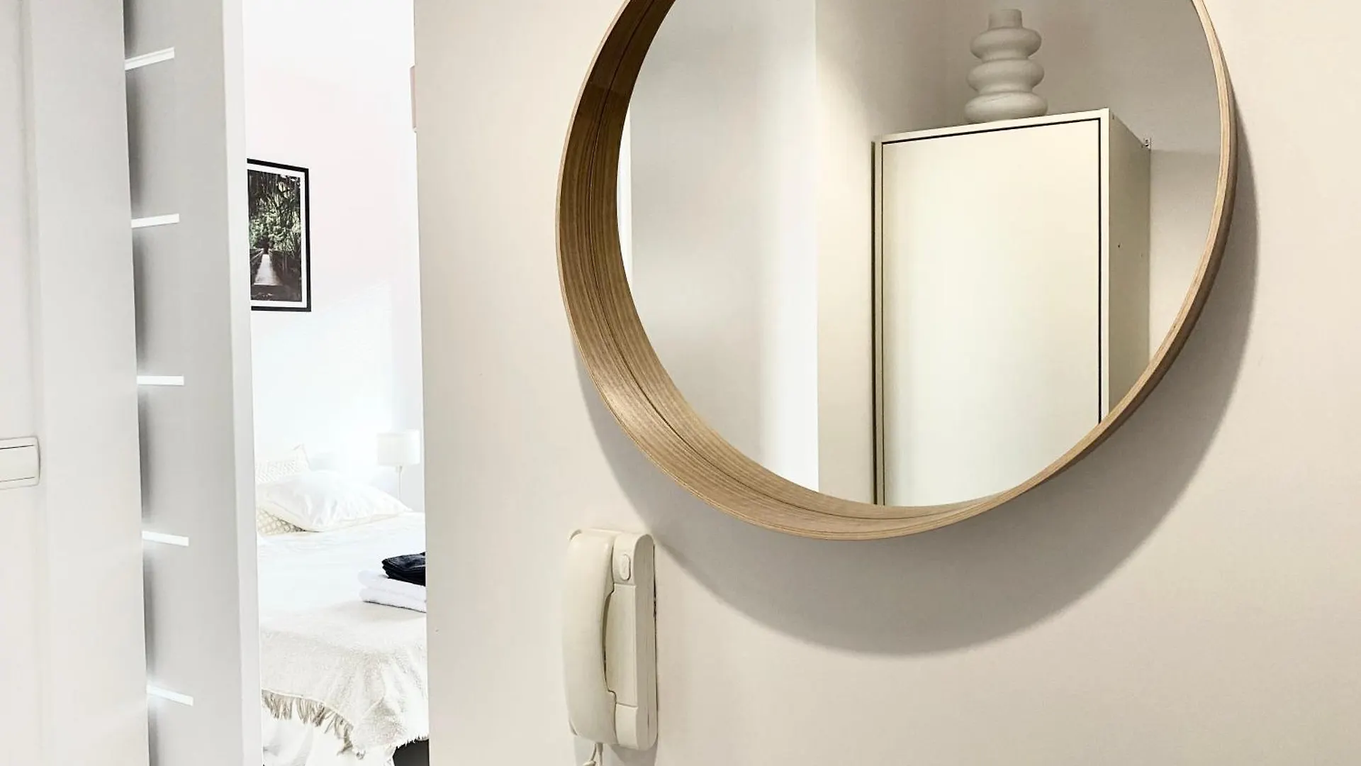 Top 1 Krakow Center Near Riverside With Parking Apartment